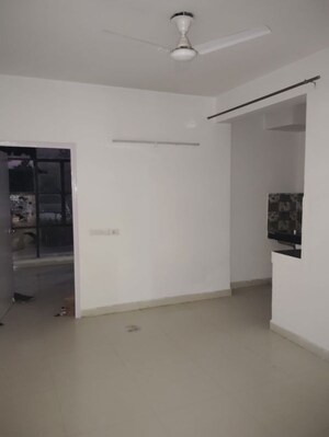 Room in 1.5 BHK Apartment at Signature Global Synera, Sector 81 – for Rent