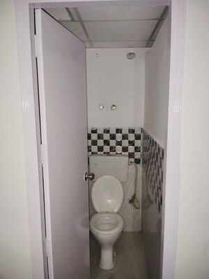 Bathroom in 1.5 BHK Apartment at Signature Global Synera, Sector 81 – for Rent