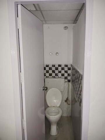 Bathroom in 1.5 BHK Apartment at Signature Global Synera, Sector 81 – for Rent