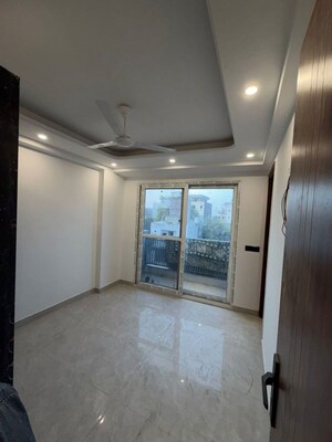 Room in 2 BHK Builder Floor at Palm Residency Chhatarpur, Chattarpur – for Sale