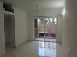 Room in 2 BHK Apartment at Godrej Green Vistas, Mahalunge – for Rent