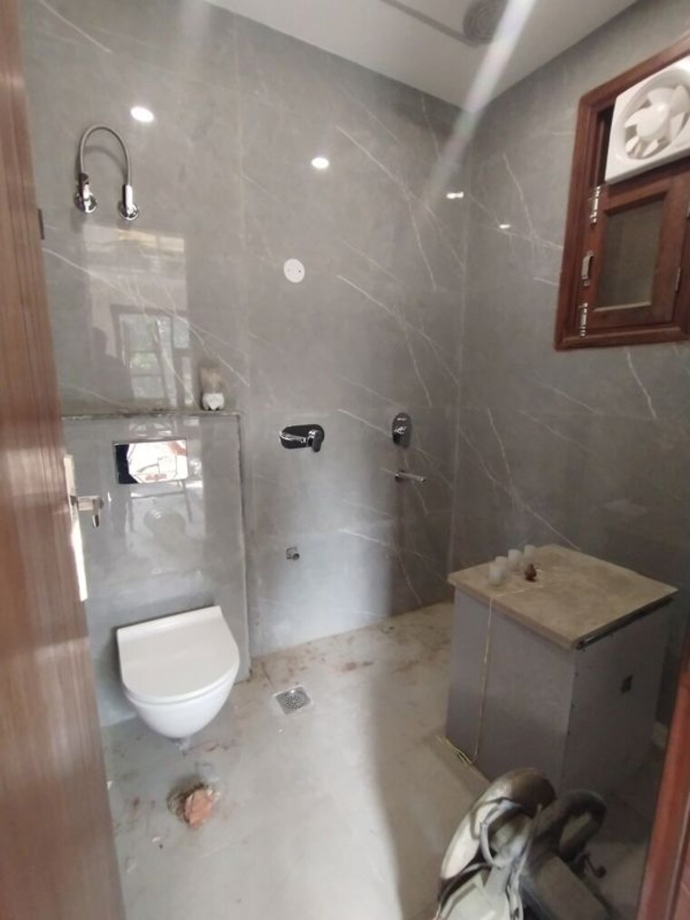 Bathroom, malviya nagar 3 Bedroom 1125 Sq.Ft. Builder Floor In Malviya Nagar Delhi 10028848