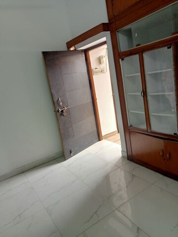 Balcony in 1 BHK Independent House at Aliganj – for Rent