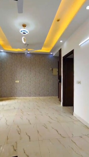 Room in 3 BHK Apartment at Casa Woodstock, Sector 16c Greater Noida – for Sale