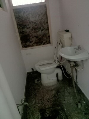 Bathroom in 1 BHK Villa at Aliganj – for Rent