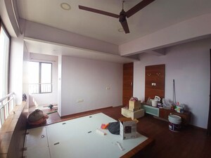 Team Area in 4 BHK Apartment at Lodha Luxuria, Majiwada – for Rent