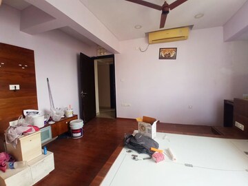 Living Room in 4 BHK Apartment at Lodha Luxuria, Majiwada – for Rent