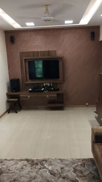 Furnished Amenities in 1 BHK Apartment at Juhu Abhishek Chs Ltd, Andheri West – for Sale