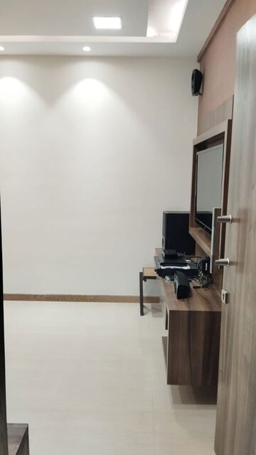 Furnished Amenities in 1 BHK Apartment at Juhu Abhishek Chs Ltd, Andheri West – for Sale