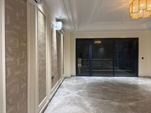 Living Room in 5 BHK Builder Floor at Green Fields Colony – for Rent