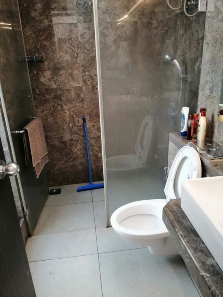 Bathroom, l-t-emerald-isle 4 Bedroom 3300 Sq.Ft. Apartment In Powai Mumbai 10074383