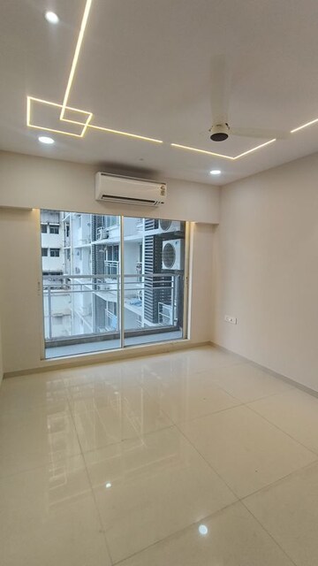 Room in 2 BHK Apartment at Sugee Atharva, Prabhadevi – for Rent