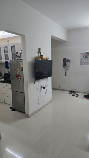 Room in 2 BHK Apartment at Guardian Eastern Meadows, Wagholi – for Rent