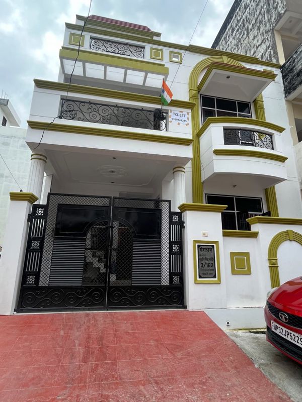 3 BHK + Pooja Room 1300 Sq.Ft. Builder Floor in DLF Vibhuti Khand