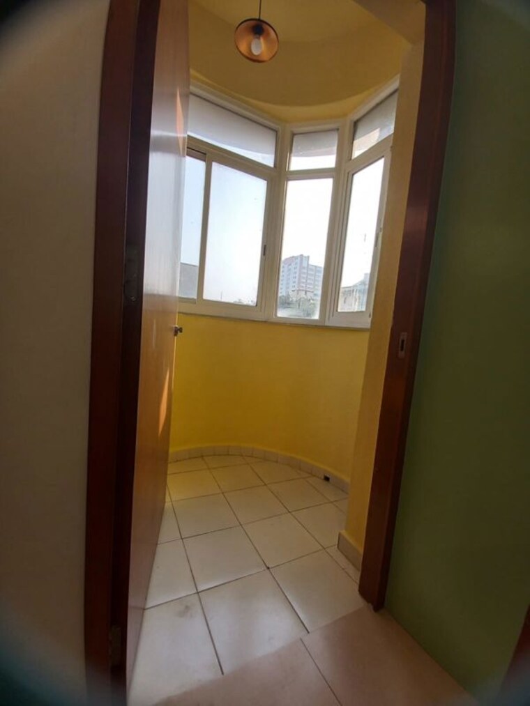 Room, marine lines Commercial Office Space 1500 Sq.Ft. In Marine Lines Mumbai 10074500