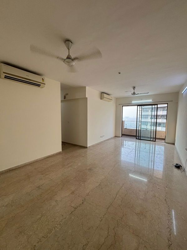 3 BHK + Pooja Room,Servant Room Apartment For Rent in L&T Emerald Isle