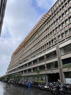  Office Space – Exterior View View at Gota - for Rent