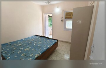 Bedroom in 2 BHK Apartment at Jumbo Darshan, Andheri East – for Rent