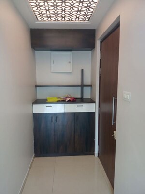 Furnished Amenities in 2 BHK Apartment at Kalpataru The Sunrise, Kolshet Road – for Rent