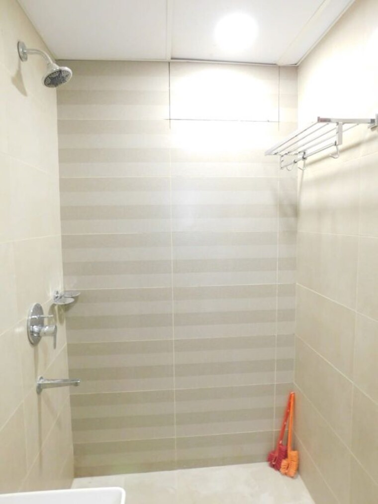 Bathroom, ghr-titania 3 Bedroom 1950 Sq.Ft. Apartment In Kondapur Hyderabad 10074540