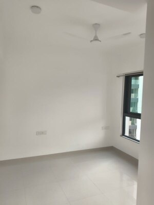 Room in 2 BHK Apartment at Kalpataru Immensa F, Kolshet Road – for Rent