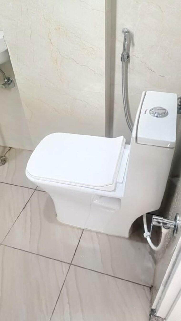 Bathroom, ardee-mall 1 RK 1000 Sq.Ft. Builder Floor In Sector 52 Gurgaon 10074567