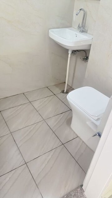 Bathroom in 1 RK Builder Floor at Ardee Mall, Sector 52 – for Rent