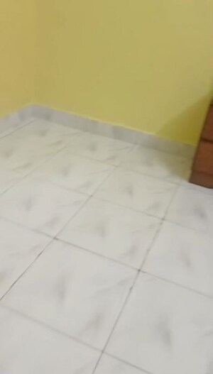 Room in 2 BHK Apartment at Bengal Peerless Avidipta, Em Bypass – for Rent