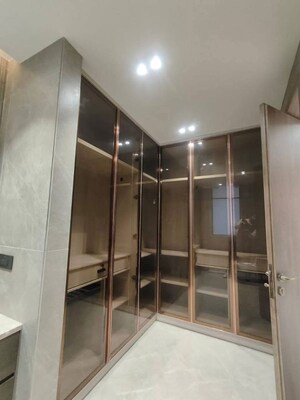 Staircase in 3.5 BHK Apartment at Sector 23 – for Rent