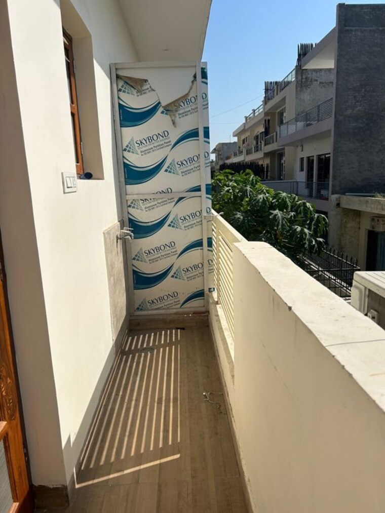 Balcony, sas nagar 2 Bedroom 250 Sq.Yd. Builder Floor In Sas Nagar Mohali 10074604