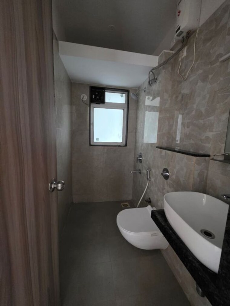 Bathroom, ashar-axis 2 Bedroom 665 Sq.Ft. Apartment In Majiwada Thane 10074599