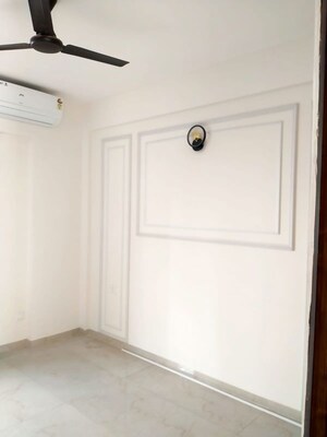 Room in 2.5 BHK Apartment at Smart World Gems, Sector 89 – for Rent