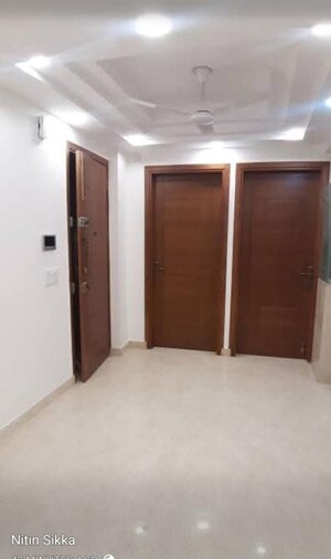 Room in 3 BHK Builder Floor at Lajpat Nagar 4 – for Rent