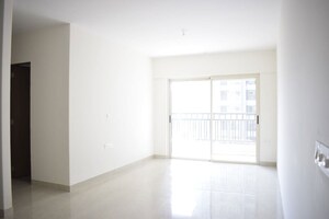 Room in 2 BHK Apartment at Kohinoor Westview Reserve, Wakad – for Sale