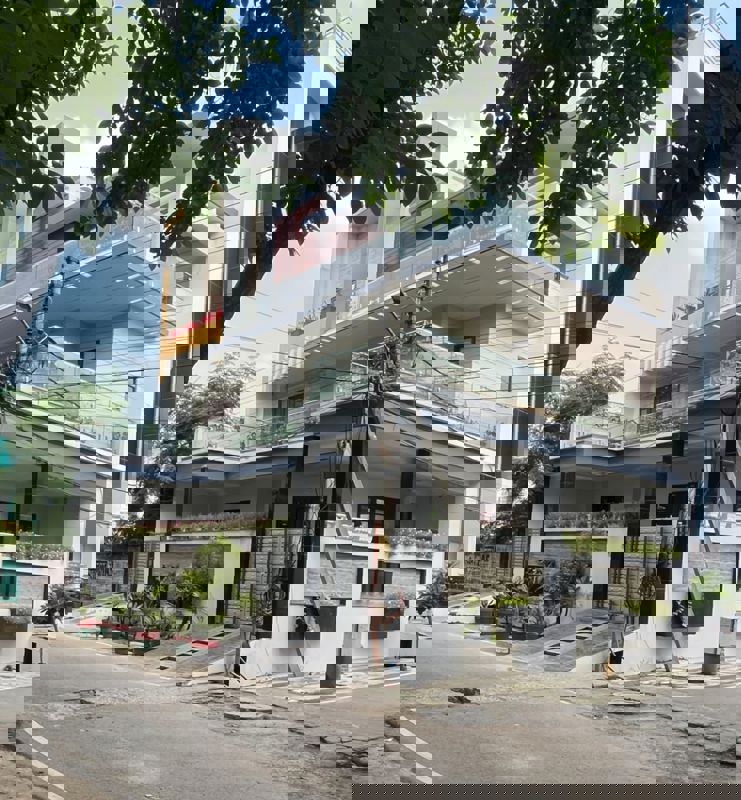 3 BHK + Pooja Room,Study Room 1250 Sq.Ft. Builder Floor in DLF Vibhuti Khand