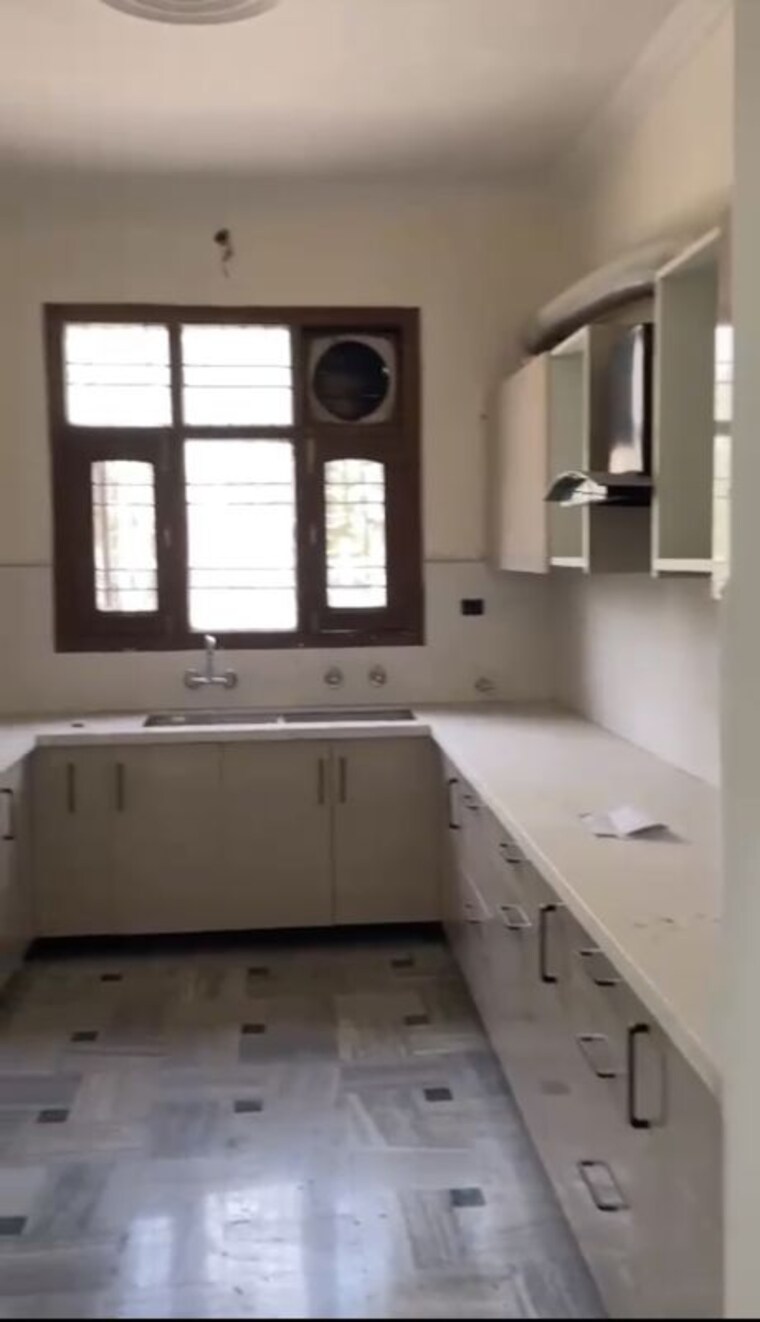 Kitchen, sector 68 3 Bedroom 250 Sq.Yd. Builder Floor In Sector 68 Mohali 10074652