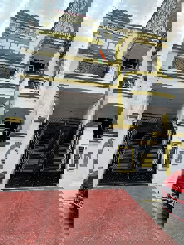 3 BHK + Pooja Room,Study Room 1450 Sq.Ft. Builder Floor in DLF Vibhuti Khand