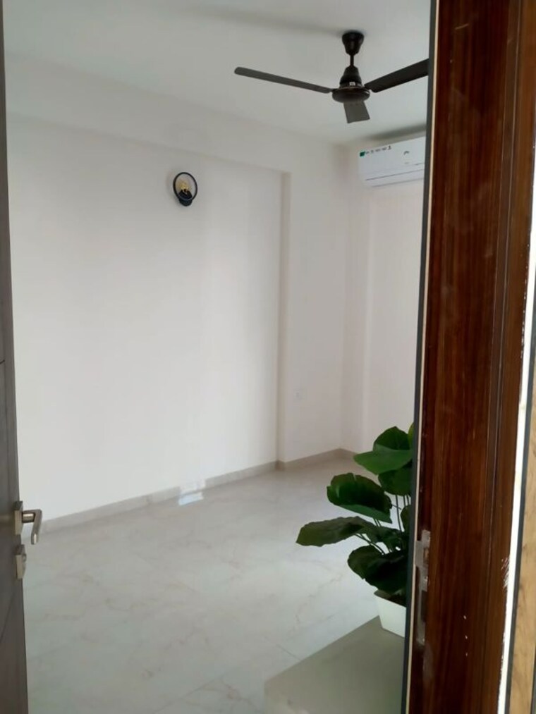 Room, smart-world-gems 3.5 Bedroom 1411 Sq.Ft. Apartment In Sector 89 Gurgaon 10074740