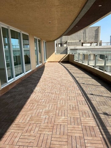 Balcony in 3 BHK Apartment at Lokhandwala Minerva Mahalaxmi, Mahalaxmi – for Rent