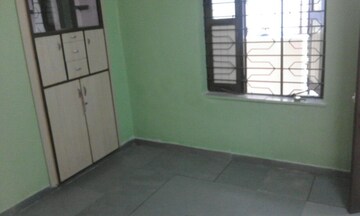 Room in 1 BHK Villa at Jivraj Park – for Rent