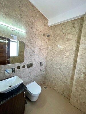 Kitchen in 2 BHK Builder Floor at Ardee Mall, Sector 52 – for Rent