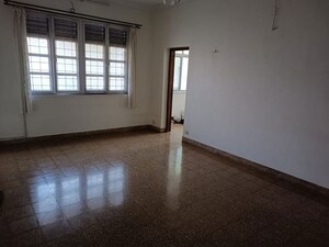 Room in 2 BHK Apartment at Bandra West – for Rent