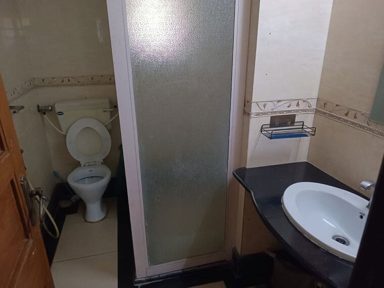 Bathroom, bandra west 2 Bedroom 700 Sq.Ft. Apartment In Bandra West Mumbai 10074771