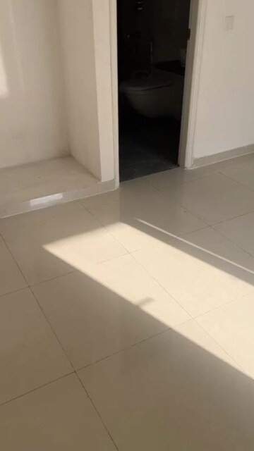 Room in 3 BHK Apartment at Arihant Abode, Sector 10 Greater Noida – for Sale