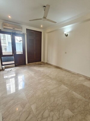 Room in 3 BHK Builder Floor at Chanakyapuri – for Rent