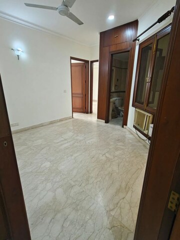 Room in 3 BHK Builder Floor at Chanakyapuri – for Rent