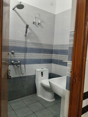 Bathroom in 6+ BHK Independent House at Gomti Nagar – for Rent