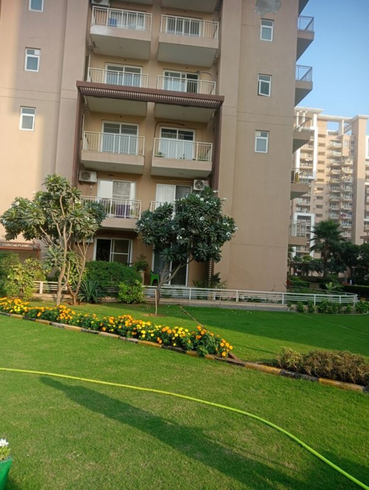 Garden, signature-orchard-avenue-2 2 Bedroom 656 Sq.Ft. Apartment In Sector 93 Gurgaon 10074834