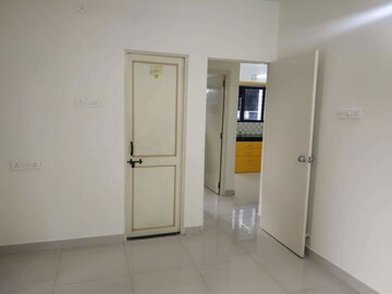 Room in 2 BHK Apartment at Kharadi – for Rent