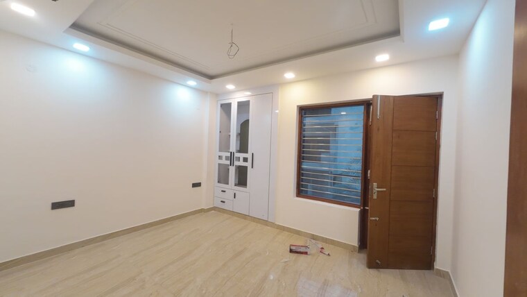 Room, puri-aman-vilas 3 Bedroom 172 Sq.Yd. Builder Floor In Sector 89 Faridabad 10074658